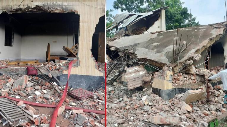 পটুয়াখালীতে এসকাভেটর দিয়ে আ.লীগ নেতার বাড়ি ভাঙচুর, লুটপাট ও অগ্নিসংযোগের অভিযোগ