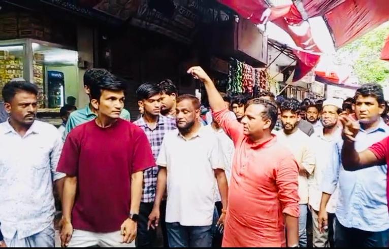 মেহেন্দিগঞ্জে খাল দখল করে গড়া অবৈধ স্থাপনা অপসারণের নির্দেশ প্রতিমন্ত্রী রাজিব আহসানের