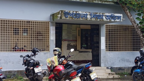 <small>এলজিইডির প্রত্যয়ন নিয়ে প্রশ্ন </small> নেছারাবাদে শিক্ষা প্রকল্পে ১৫ লাখ টাকার কাজে অনিয়মের অভিযোগ