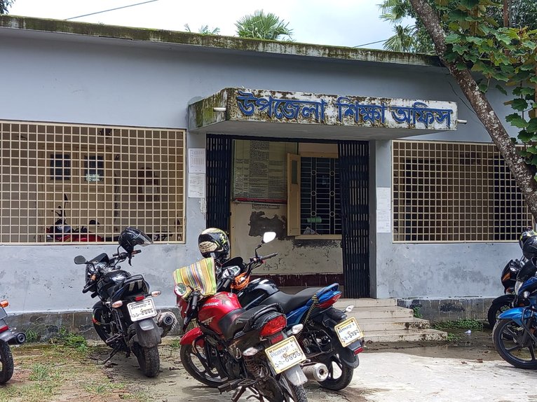 নেছারাবাদে শিক্ষা প্রকল্পে ১৫ লাখ টাকার কাজে অনিয়মের অভিযোগ