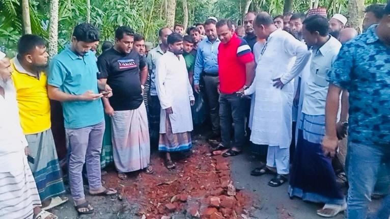 মেহেন্দিগঞ্জে উন্নয়ন কাজ পরিদর্শন করলেন নৌপরিবহন প্রতিমন্ত্রী রাজীব আহসান