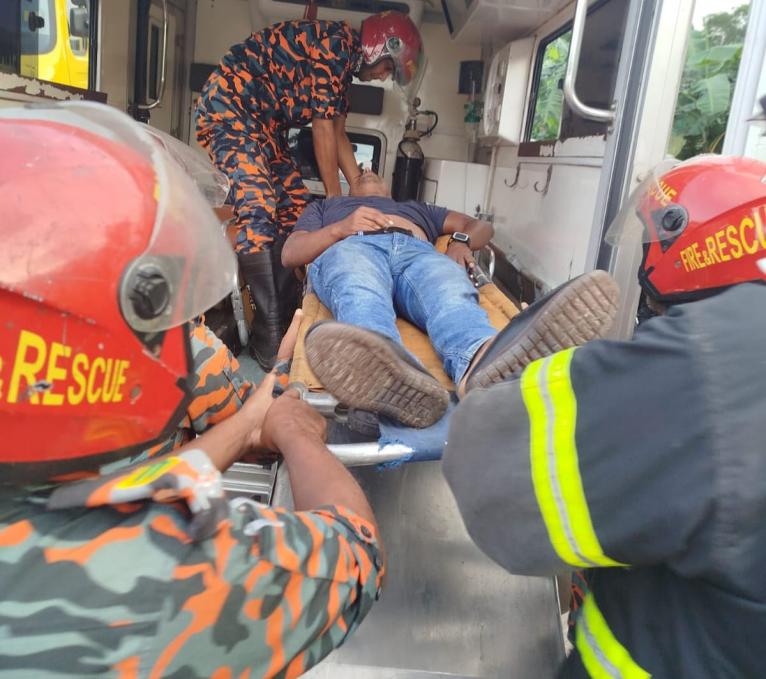 গৌরনদীতে মোটরসাইকেল-নসিমনের মুখোমুখি সংঘর্ষে আহত ২