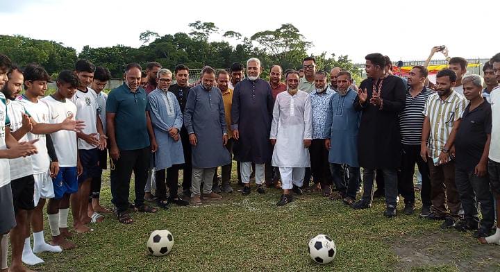 কোকো স্মরণে বাবুগঞ্জে ইউসুফ স্মৃতি ফুটবল টুর্নামেন্টের উদ্বোধন