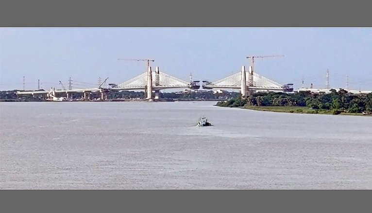 পায়রা বন্দরের নির্মা নাধীন ইকনিক ফোরলেন সেতু। ছবি- সংগৃহীত