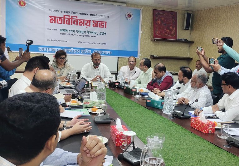 বেনাপোল কাস্টমসকে ব্যবসাবান্ধব হওয়ার আহ্বান প্রতিমন্ত্রীর