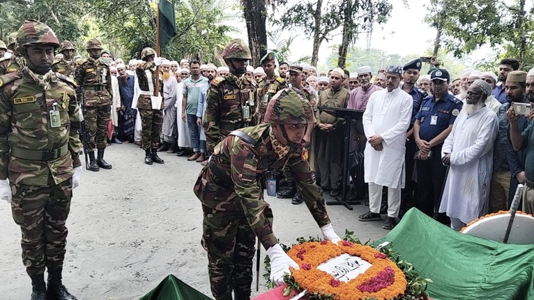 বাকেরগঞ্জে মুক্তিযোদ্ধা কমান্ডার কেরামত আলীর রাষ্ট্রীয় মর্যাদায় দাফন