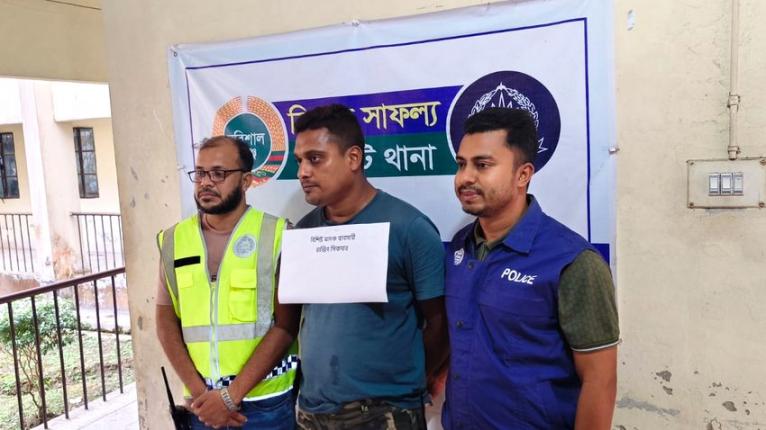 নলছিটিতে ৯৫৩ পিস ইয়াবাসহ যুবক আটক, মোটরসাইকেল জব্দ