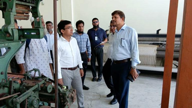 গৌরনদী টেক্সটাইল ইনস্টিটিউট পরিদর্শন করলেন অতিরিক্ত সচিব