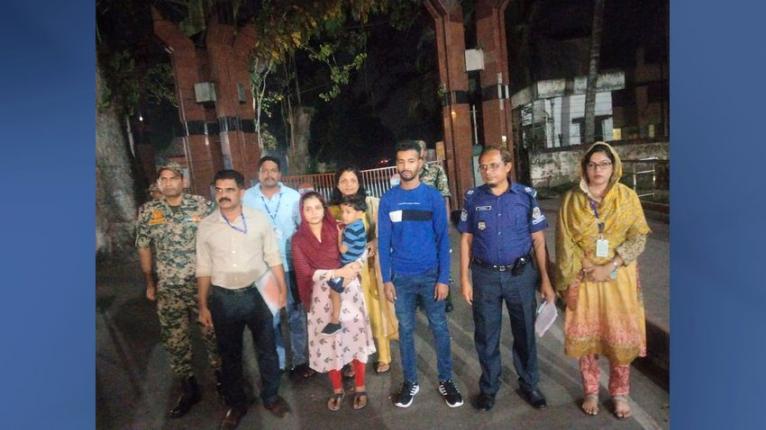 ভারতে চার বছর কারাভোগ শেষে দেশে ফিরলেন দম্পতি ও শিশু
