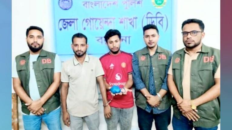 বরগুনায় তোষকের নিচে ১০০ পিস ইয়াবা, গ্রেপ্তার ২
