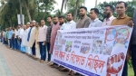 গলাচিপায় সাত সারের ডিলারশিপ বাতিলের দাবি, ব্যবসায়ীদের মানববন্ধন