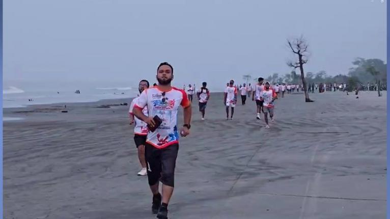 বীচ ম্যারাথনে অব্যবস্থাপনার অভিযোগ, ৫০০ টাকা নিবন্ধন ফি দিয়েও ক্ষুব্ধ অংশগ্রহণকারীরা