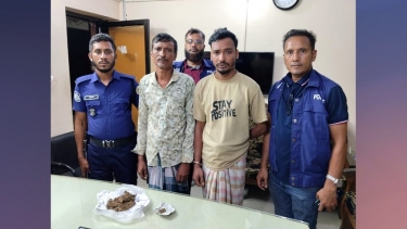 তালতলীতে গাঁজাসহ বাবা-ছেলে আটক, আরেক ছেলে পলাতক