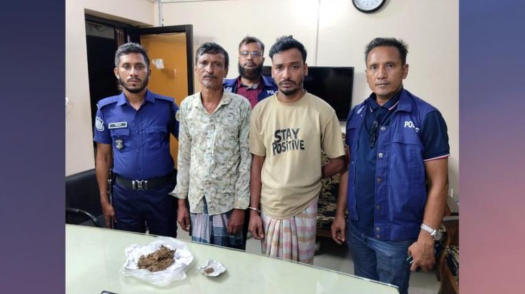 তালতলীতে গাঁজাসহ আটক বাবা মো. হিমু তালুকদার (৫০) ও ছেলে মো. সোহান তালুকদার (২৬)।