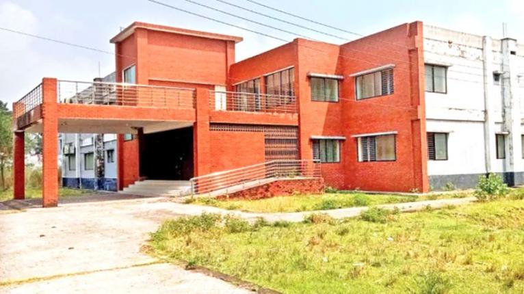 তিন বছর ধরে চিকিৎসাসেবা বন্ধ, ১৭ কোটি টাকার হাসপাতাল পড়ে আছে অচল
