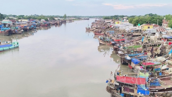 মধ্যরাত থেকে সাগরে নামছেন জেলেরা, ইলিশের আশায় শেষ মুহূর্তের প্রস্তুতি