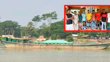 সুন্দরবনে ২৬০ টন কয়লাবোঝাই জাহাজসহ আটক ৯