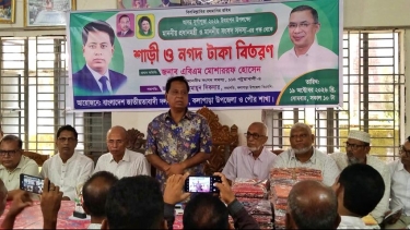 কলাপাড়া ও রাঙ্গাবালীতে দুর্গাপূজা উপলক্ষে শাড়ি ও নগদ অর্থ দিলেন এমপি মোশাররফ