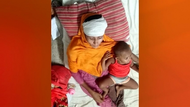 গলাচিপায় প্রায় এক মাস ধরে হাসপাতালে গৃহবধূ, চিকিৎসা সংকটে শিশুসন্তান