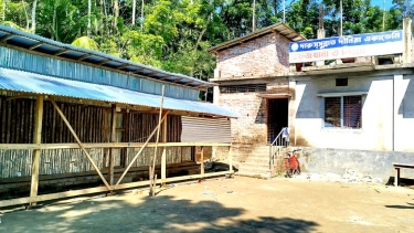 নেছারাবাদে মাদ্রাসার সীমানাপ্রাচীর নির্মাণে বাধা, থানায় অভিযোগ