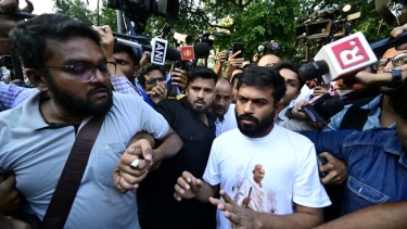 ভোটার তালিকা নিয়ে বিরোধী জোটের সমাবেশ, সমর্থন ককরোচের