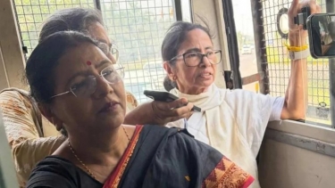 দিল্লিতে আটক মমতা বন্দ্যোপাধ্যায়, সঙ্গে তৃণমূলের পাঁচ সাংসদ
