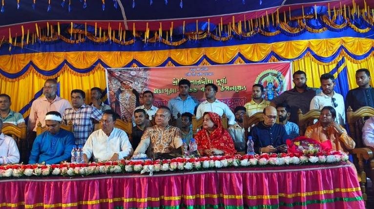 নলছিটিতে পূজামণ্ডপ পরিদর্শন করলেন জিয়াউদ্দিন হায়দার