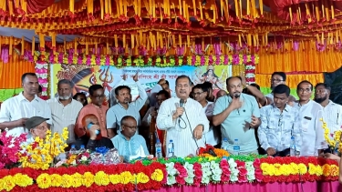 গৌরনদীতে দুর্গাপূজার মণ্ডপ পরিদর্শন করলেন জহির উদ্দিন স্বপন