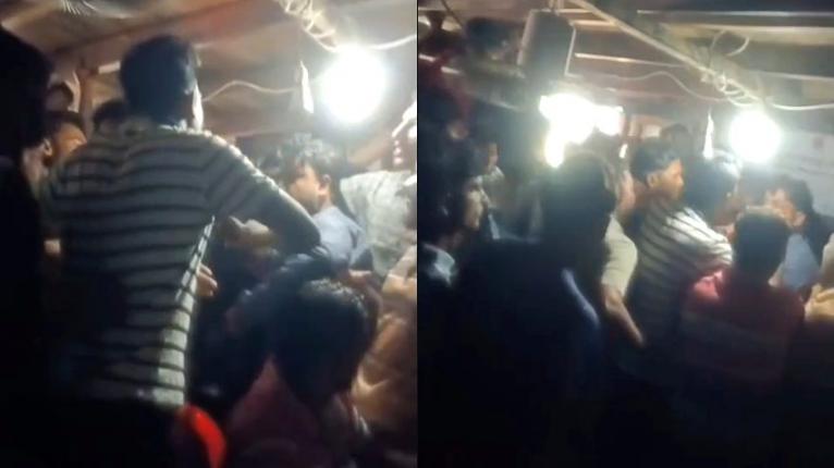 ভোলার মনপুরার কলাতলী ইউনিয়নে জেলেদের সরকারি চাল বিতরণের সময় ছাত্রদলের দুই পক্ষের মধ্যে বিরোধের ঘটনা ঘটে। ছবি: সংগৃহীত।