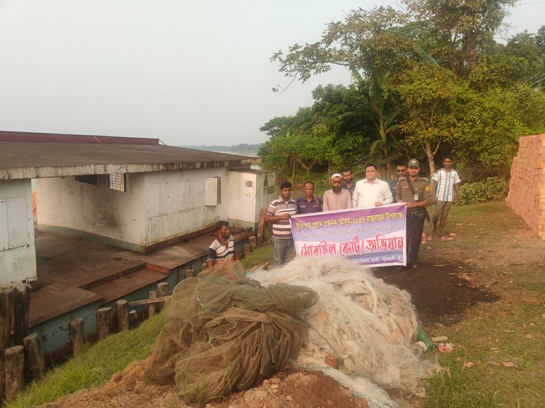 দুমকিতে ২ ইঞ্জিনচালিত নৌকা ও ১০ হাজার মিটার জাল জব্দ