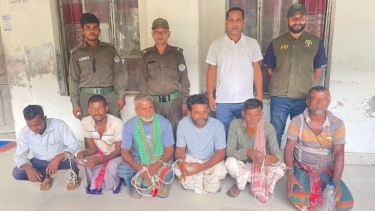 সুন্দরবনে হরিণ শিকারের ফাঁদ ও নিষিদ্ধ জালসহ ৬ শিকারি গ্রেপ্তার, নৌকা জব্দ